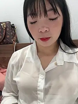 cuty lusy online show from March 3, 2:07 am