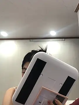 cuty lusy online show from March 26, 1:44 am