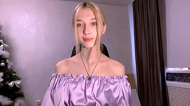 Snapshot of TaliCaan chatting on February 9, 9:02 am TaliCaan online show from February 9, 9:02 am