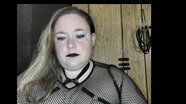 Snapshot of ladylynn13 chatting on February 28, 7:04 pm ladylynn13 online show from February 28, 7:04 pm