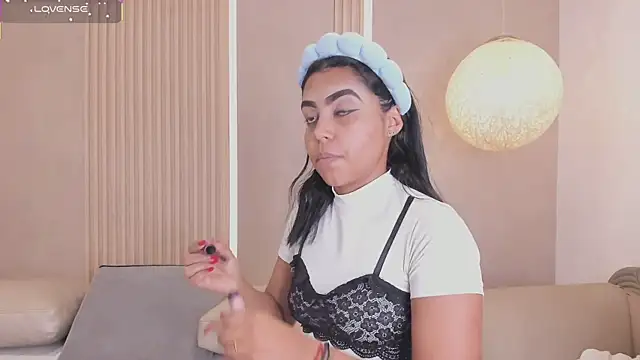 eva lain online show from April 14, 12:00 pm