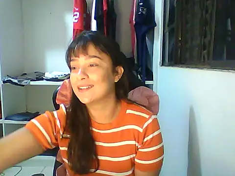 Snapshot of lolo9955 chatting on March 2, 2:57 pm lolo9955 online show from March 2, 2:57 pm