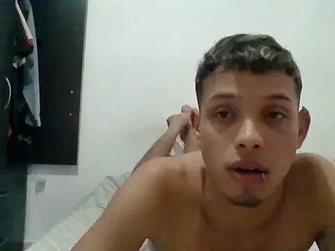 Snapshot of Gael_zambrano chatting on February 28, 10:00 pm Gael zambrano online show from February 28, 10:00 pm