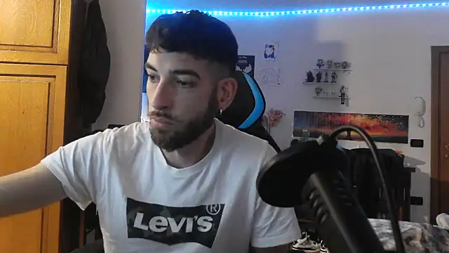 Snapshot of maestroboris95 chatting on February 7, 7:39 pm maestroboris95 online show from February 7, 7:39 pm