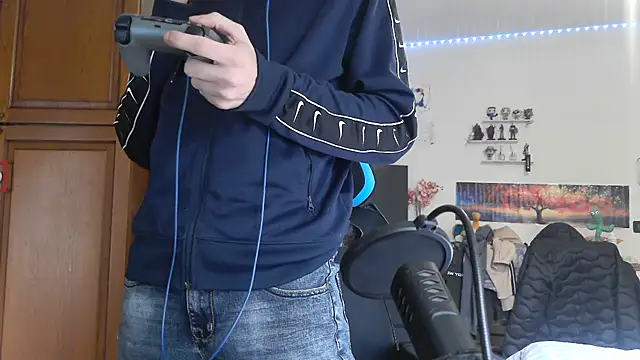 Snapshot of maestroboris95 chatting on February 9, 1:04 pm maestroboris95 online show from February 9, 1:04 pm