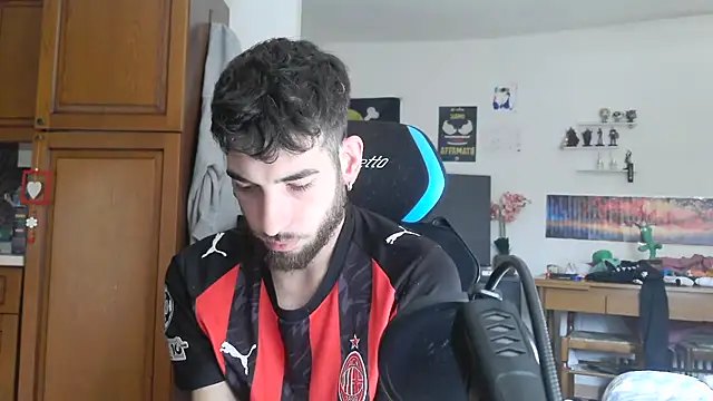 Snapshot of maestroboris95 chatting on February 24, 12:25 pm maestroboris95 online show from February 24, 12:25 pm