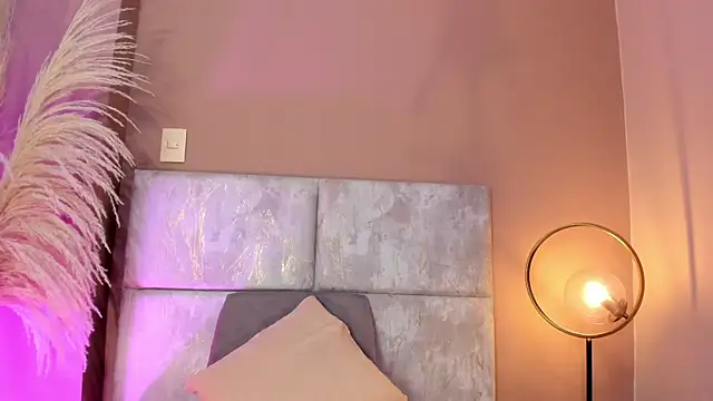 AndraCyruss online show from May 27, 10:51 pm