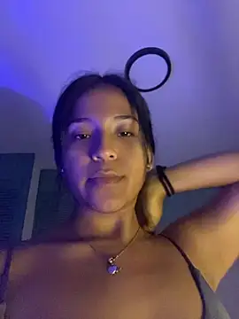 Snapshot of BabyFoxy chatting on July 22, 6:05 am BabyFoxy online show from July 22, 6:05 am