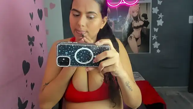 Snapshot of Luna_white1 chatting on February 25, 8:07 pm Luna white1 online show from February 25, 8:07 pm