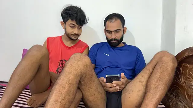 Snapshot of DesiDaddyandSon chatting on May 14, 2:29 am DesiDaddyandSon online show from May 14, 2:29 am