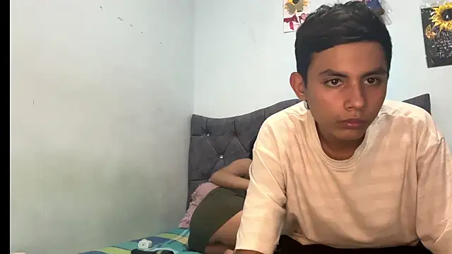 Snapshot of two_cam_latin chatting on February 21, 3:18 am two cam latin online show from February 21, 3:18 am