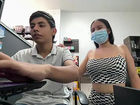 Snapshot of two_cam_latin chatting on February 22, 5:00 pm two cam latin online show from February 22, 5:00 pm