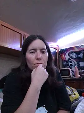 Snapshot of JMT42 chatting on March 2, 5:52 am JMT42 online show from March 2, 5:52 am