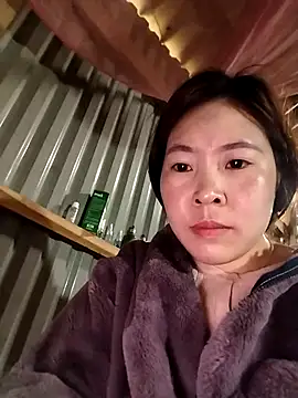 Yiyoongg online show from February 14, 1:24 am