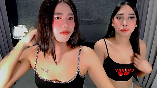 Snapshot of saphira_fucks chatting on February 23, 6:38 pm saphira fucks online show from February 23, 6:38 pm