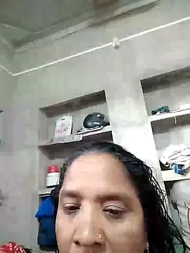 Snapshot of Loomaraj chatting on June 22, 5:59 am Loomaraj online show from June 22, 5:59 am