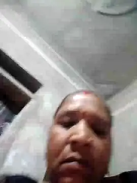 Snapshot of Loomaraj chatting on June 28, 11:22 pm Loomaraj online show from June 28, 11:22 pm