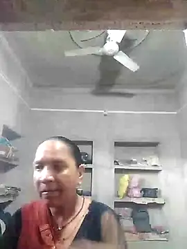 Snapshot of Loomaraj chatting on July 7, 8:29 am Loomaraj online show from July 7, 8:29 am