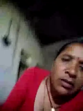 Snapshot of Loomaraj chatting on July 15, 4:34 pm Loomaraj online show from July 15, 4:34 pm