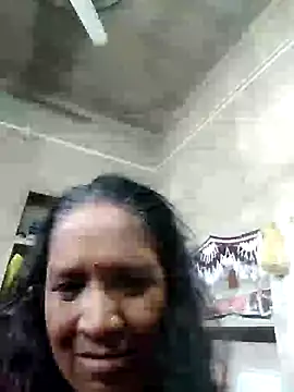 Snapshot of Loomaraj chatting on July 17, 10:55 am Loomaraj online show from July 17, 10:55 am