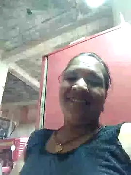 Snapshot of Loomaraj chatting on July 30, 1:48 am Loomaraj online show from July 30, 1:48 am