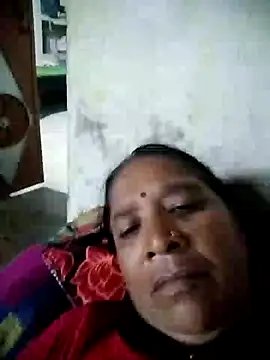Snapshot of Loomaraj chatting on August 3, 1:37 am Loomaraj online show from August 3, 1:37 am