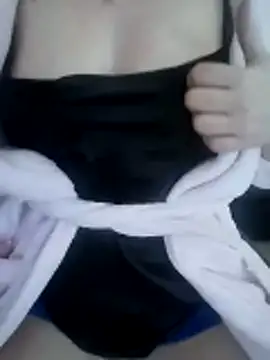 Snapshot of AkuManis chatting on February 21, 1:01 pm AkuManis online show from February 21, 1:01 pm