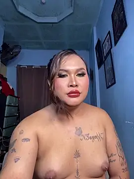 hollynicole online show from June 11, 4:43 am