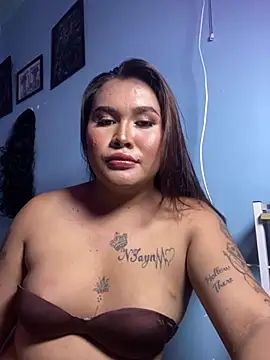 hollynicole online show from June 17, 7:04 pm