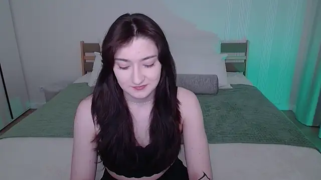 Snapshot of RosieGloom chatting on March 24, 6:13 pm RosieGloom online show from March 24, 6:13 pm