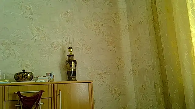 Snapshot of CurvyWild_Lady30 chatting on June 29, 10:59 am CurvyWild Lady30 online show from June 29, 10:59 am