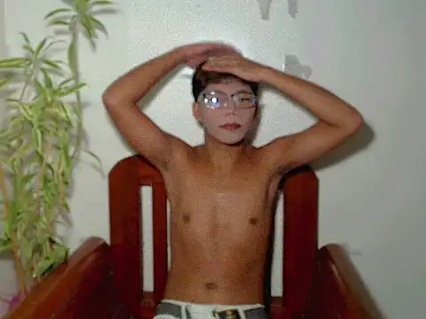 Snapshot of shopiaxox1 chatting on March 3, 7:03 am shopiaxox1 online show from March 3, 7:03 am