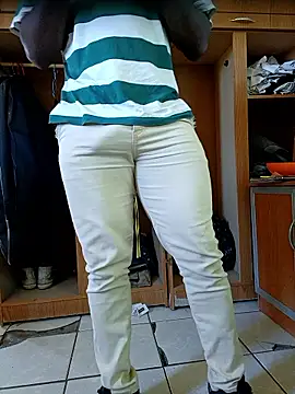 Snapshot of Rough-Big-Djay chatting on March 3, 9:04 am Rough-Big-Djay online show from March 3, 9:04 am