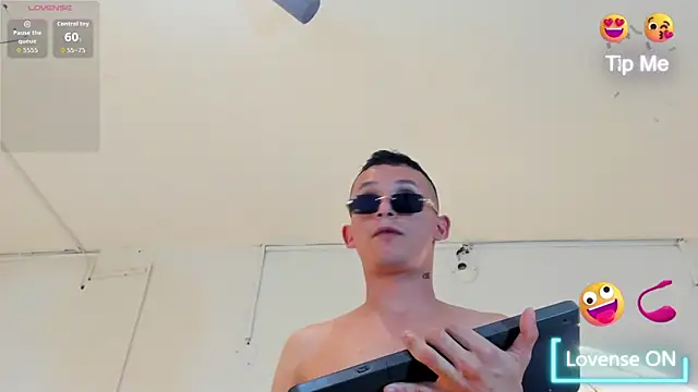 Isaak 26 online show from March 30, 11:06 pm