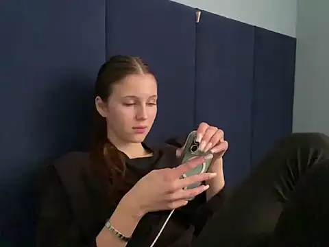 Snapshot of LinaWills chatting on March 2, 12:56 pm LinaWills online show from March 2, 12:56 pm