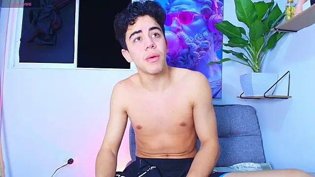 Snapshot of Gael_moon_ chatting on March 1, 3:08 am Gael moon online show from March 1, 3:08 am