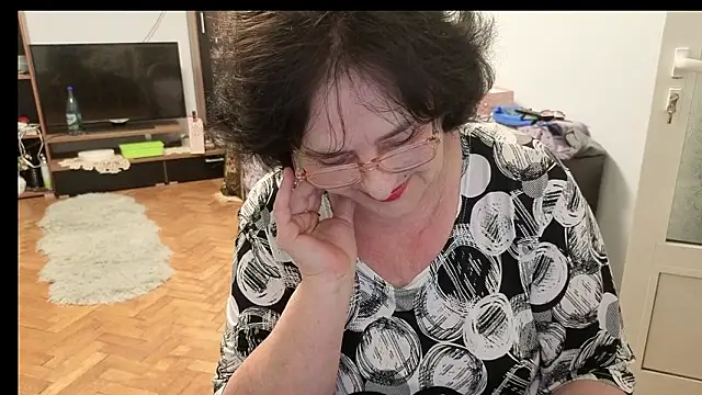 xMaryxAnne online show from March 11, 6:58 pm