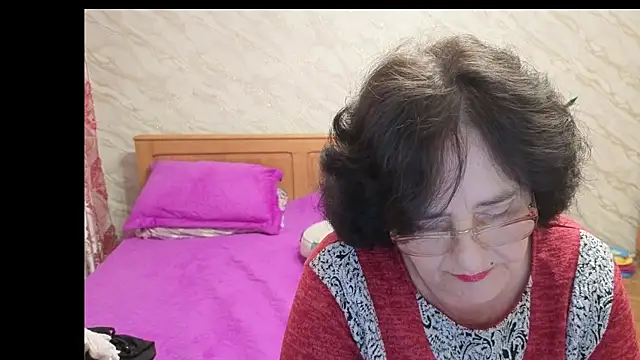 Snapshot of xMaryxAnne chatting on April 29, 5:41 pm xMaryxAnne online show from April 29, 5:41 pm