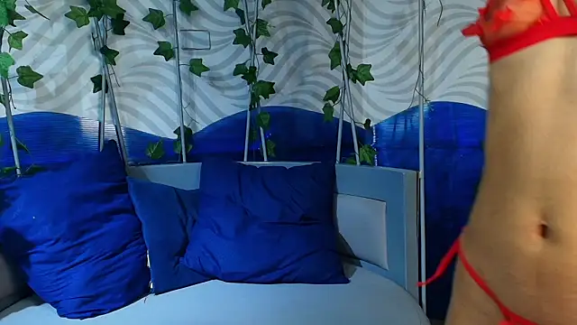 Snapshot of sophieBlair_ chatting on February 12, 7:31 pm sophieBlair online show from February 12, 7:31 pm