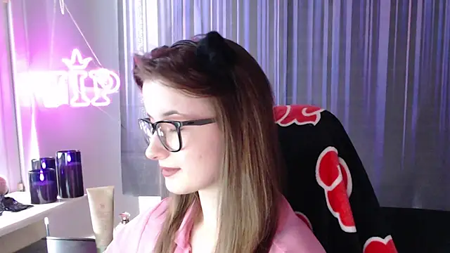 Snapshot of LunaXcherry chatting on June 21, 11:13 am LunaXcherry online show from June 21, 11:13 am