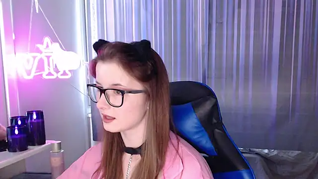 Snapshot of LunaXcherry chatting on June 30, 4:41 pm LunaXcherry online show from June 30, 4:41 pm