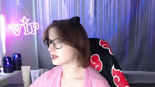 Snapshot of LunaXcherry chatting on July 23, 4:49 pm LunaXcherry online show from July 23, 4:49 pm