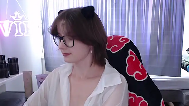 Snapshot of LunaXcherry chatting on August 2, 12:47 pm LunaXcherry online show from August 2, 12:47 pm