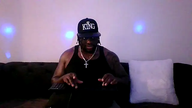 Snapshot of darkstallion7 chatting on February 18, 6:09 am darkstallion7 online show from February 18, 6:09 am