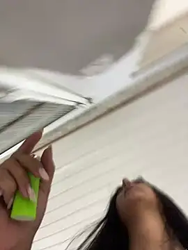 Snapshot of Nayhh chatting on February 9, 1:09 am Nayhh online show from February 9, 1:09 am