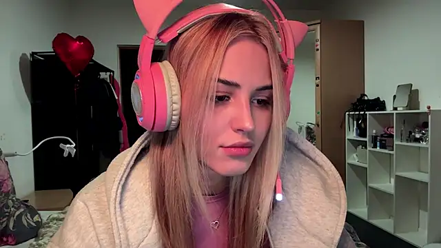 Evva mayy online show from February 15, 7:21 pm