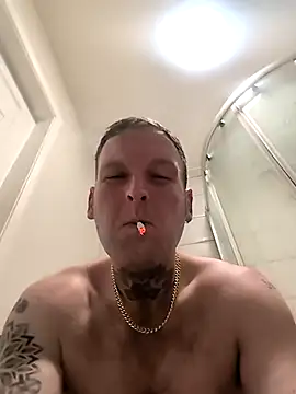 dave32000 online show from February 18, 12:39 am