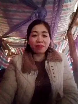 Snapshot of -Lundy- chatting on February 9, 7:23 am -Lundy- online show from February 9, 7:23 am