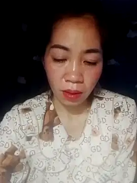 Snapshot of -Lundy- chatting on February 22, 2:37 pm -Lundy- online show from February 22, 2:37 pm