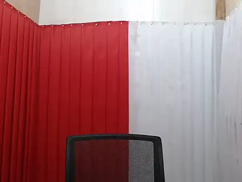 Snapshot of ilove_matthew19 chatting on February 16, 8:10 am ilove matthew19 online show from February 16, 8:10 am